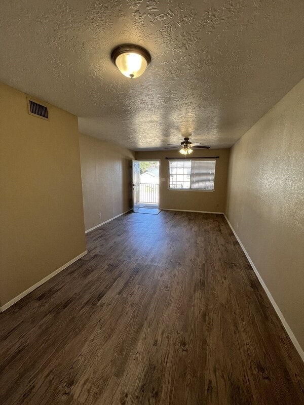 Photo - 910 N Park St