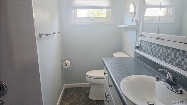 Building Photo - 79 Rosemont Dr