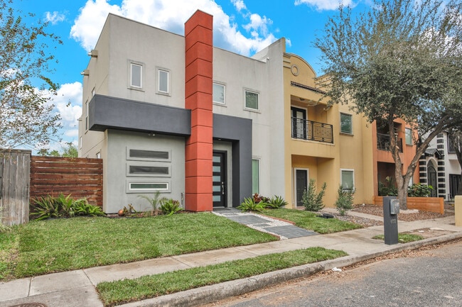 Photo - 6732 N 4th St