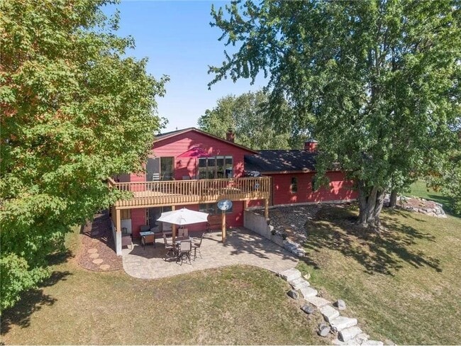Photo - 505 Tower Rd