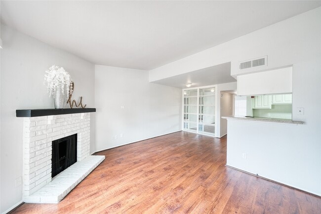 Photo - 6001 Reims Rd Unit 204