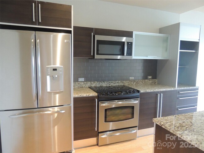 Photo - 1133 Metropolitan Ave Unit 606