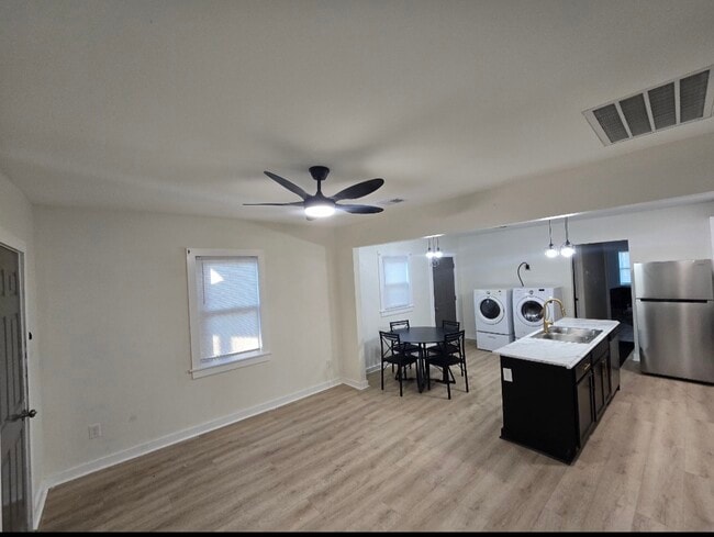 Photo - 986 Eldridge Ave