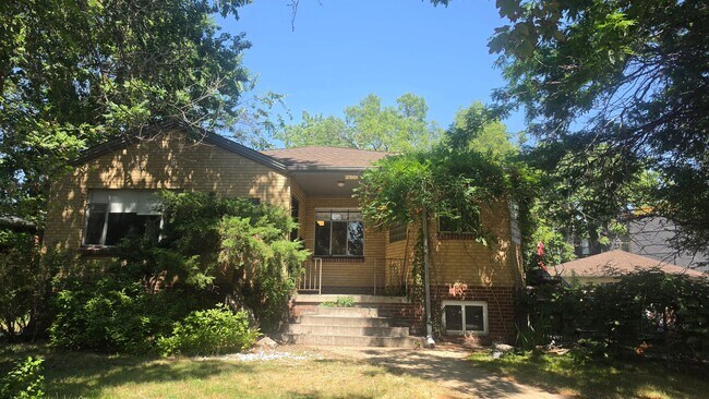 Building Photo - 2501 W 41st Ave
