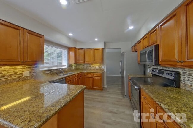 15130 Heathridge Dr