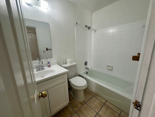 Photo - 606 Water Rd