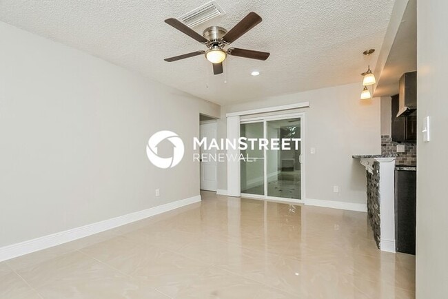 Photo - 3 Bedroom Pet-Friendly Home in BRANDON, FL with Main Street Renewal