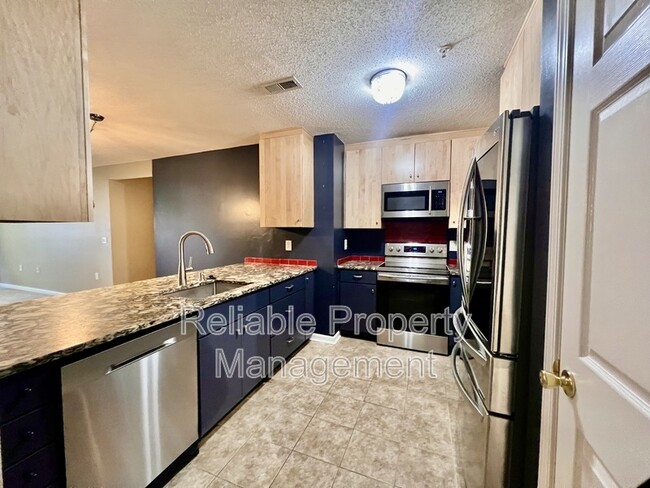 Photo - 203 Sturbridge Dr