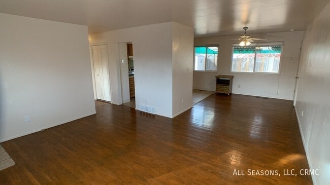 Photo - 343 Rosewood Dr