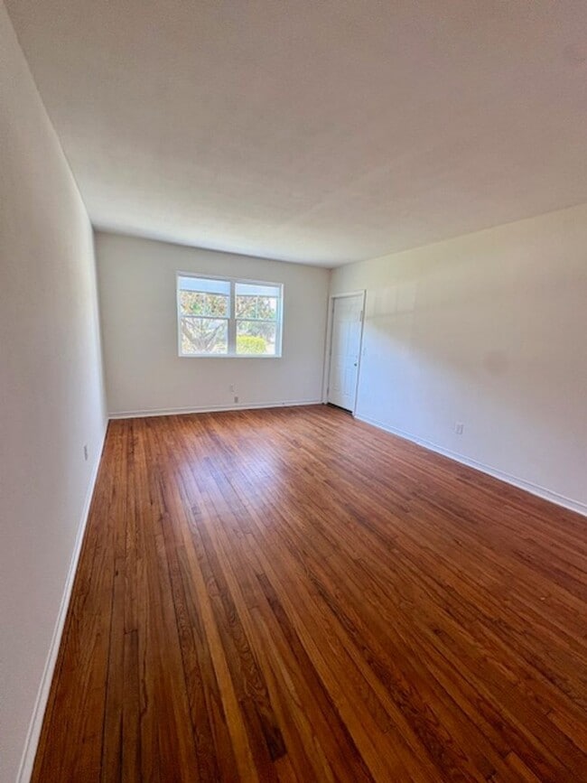 Photo - Fully Renovated Three Bedrooms Condo in South Windermere Unit A