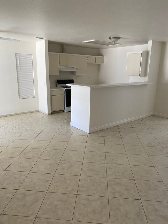 Photo - 4 BEDROOM ADELANTO HOME