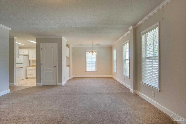 Photo - 727 Bremen Ave