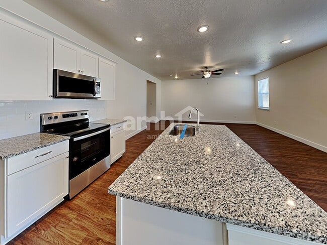 Photo - 2331 E Frontier St