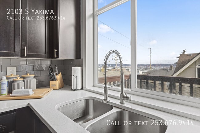 Photo - 2103 S Yakima Ave