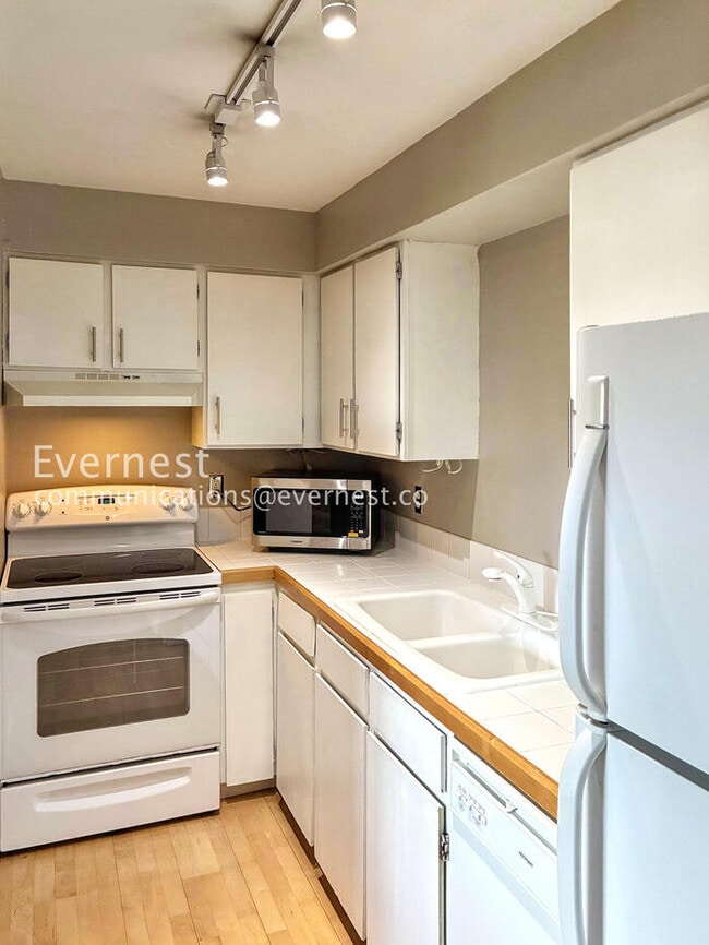 Photo - 2640 Juniper Ave Unit 1