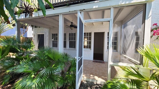 Photo - 315 Eucalyptus St Unit 6