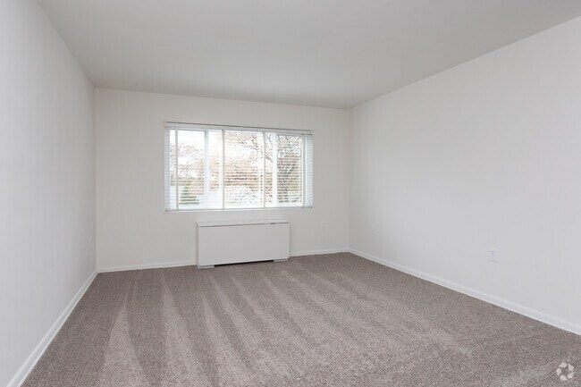 3BR, 2BA - 1,200 SF