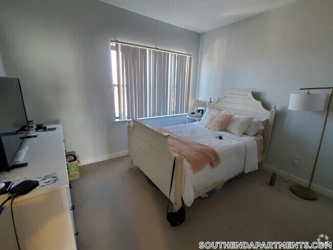 Building Photo - 1661 Washington St Unit 604 Rental