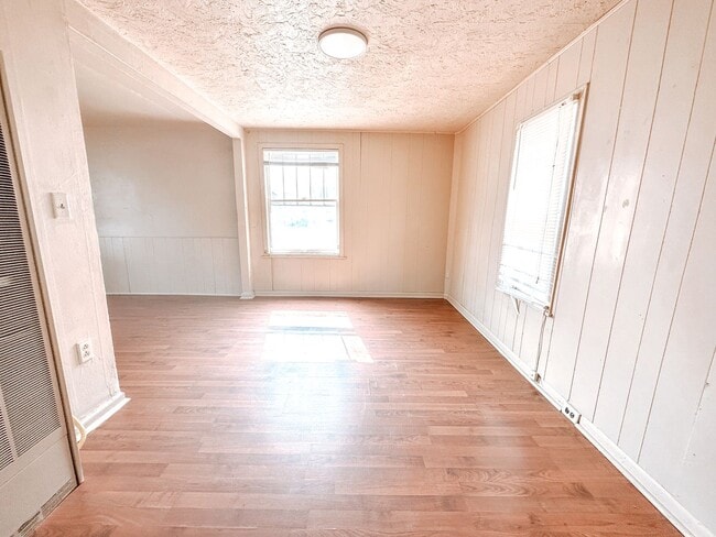 Photo - 1436-1436 1/2 11th Street Unit 1436.5