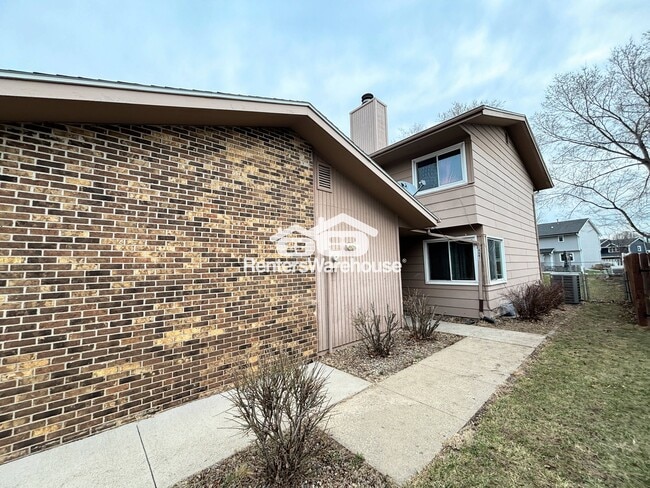 Photo - 4541 50th St