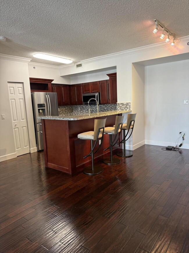 Building Photo - 616 Clearwater Park Rd Unit 304 Rental