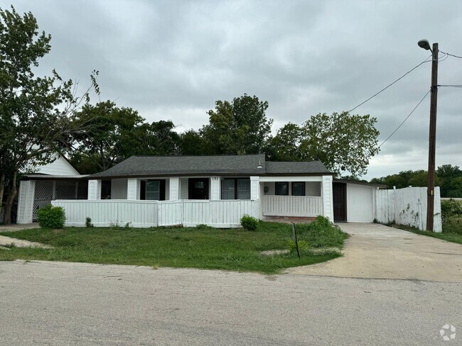 Building Photo - Charming 3-Bedroom Home for Lease in Downt...