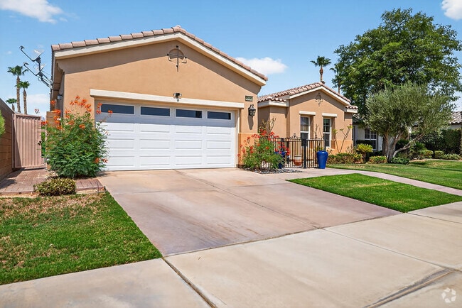 Building Photo - 60543 Desert Shadows Dr Rental