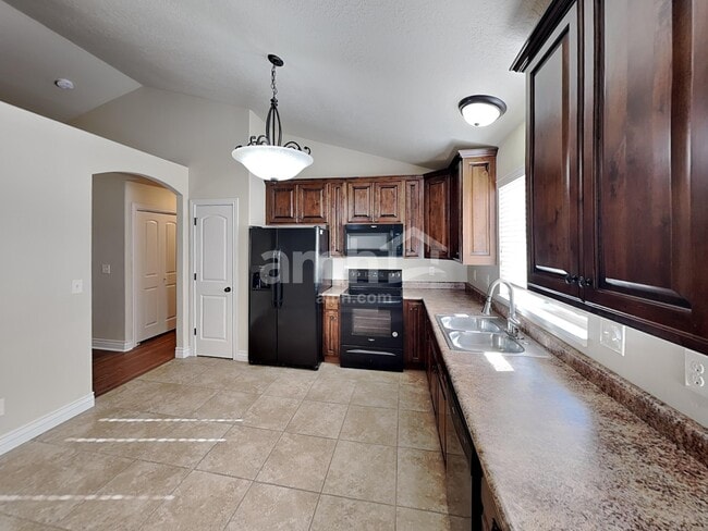 Photo - 1604 Shadow Dr