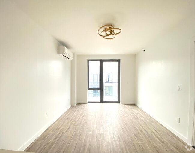 Building Photo - 7065 Queens Blvd Unit 9G Rental