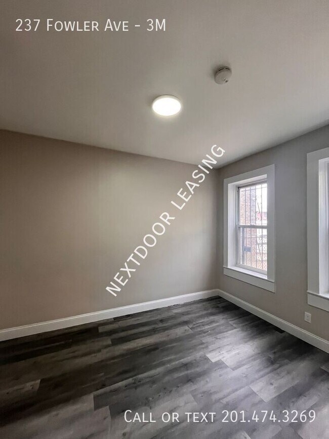 Photo - 237 Fowler Ave Unidad 3M