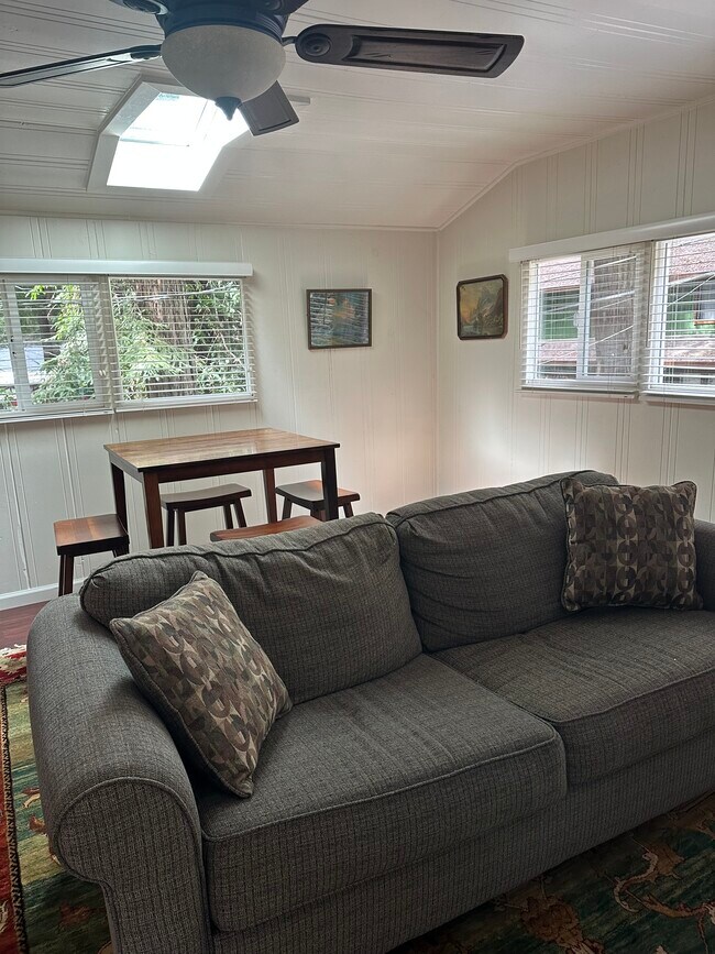 Sofa and dining table - 14536 Canyon 1 Rd