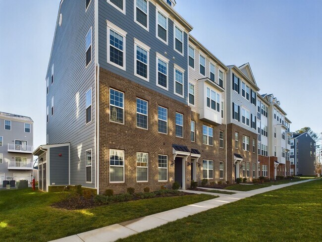 Photo - 8121 Wistar Creek Mews