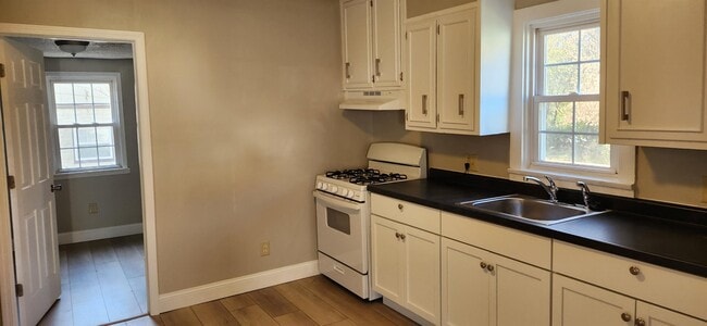 Photo - 2527 N Pierce Ave Casa