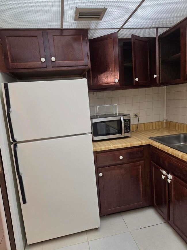 Photo - 3750 Inverrary Dr Unit 2C