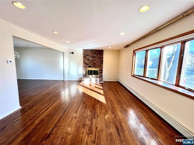 Photo - 517 Fordham Pl