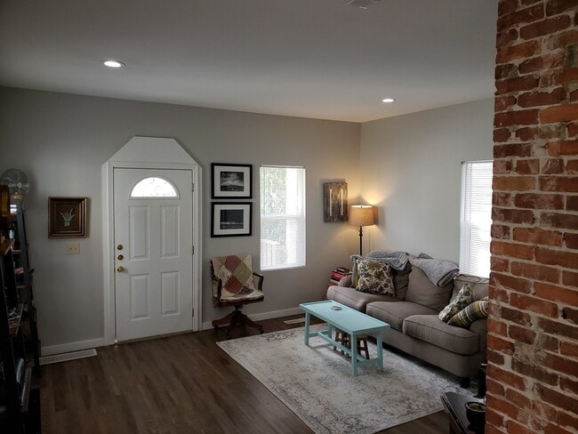Photo - 642 N State St