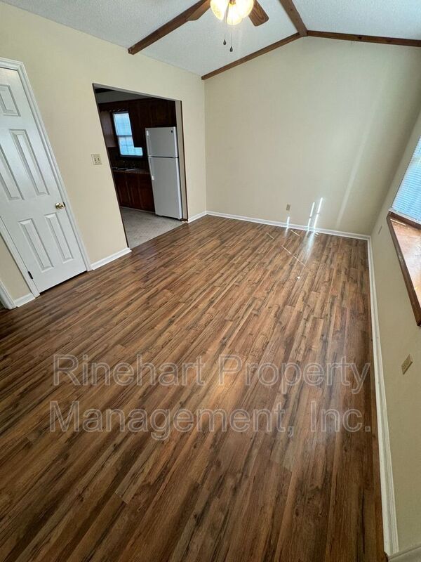 Photo - 444 Kimbrell St