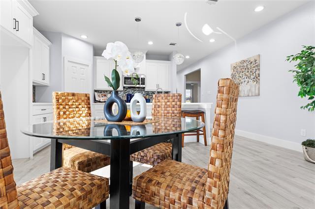 Photo - 520 E 5th St