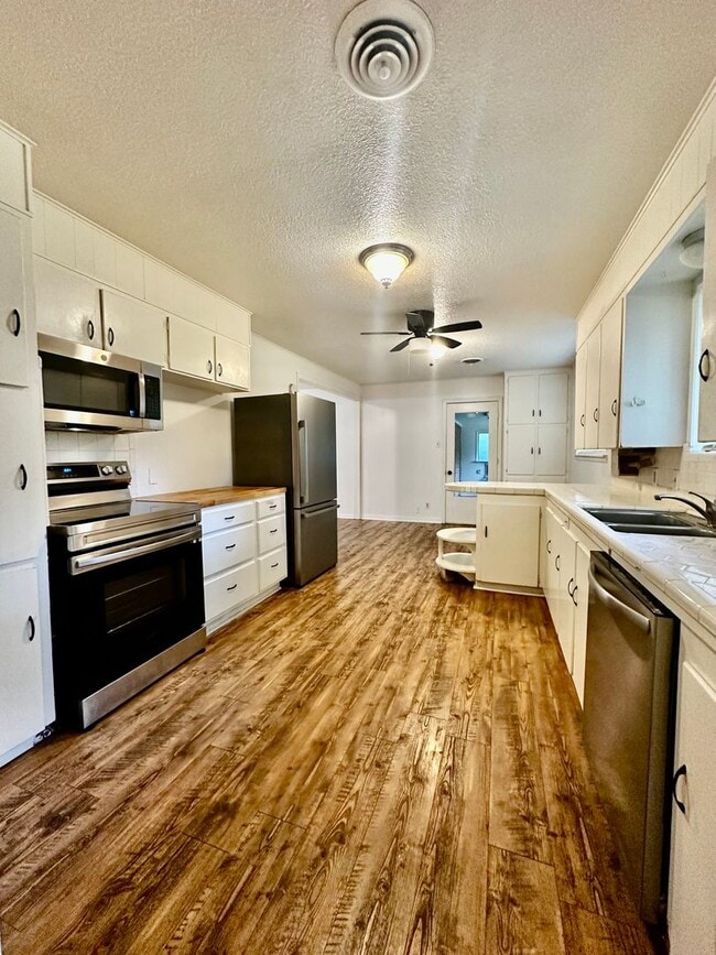 Photo - 3/2 With Office