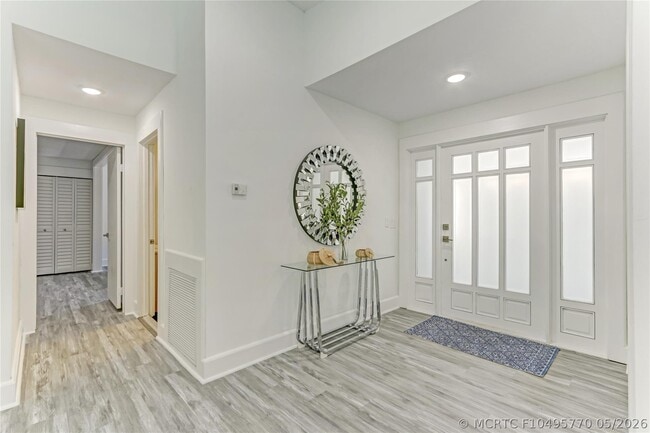 Photo - 16643 Redwood Way