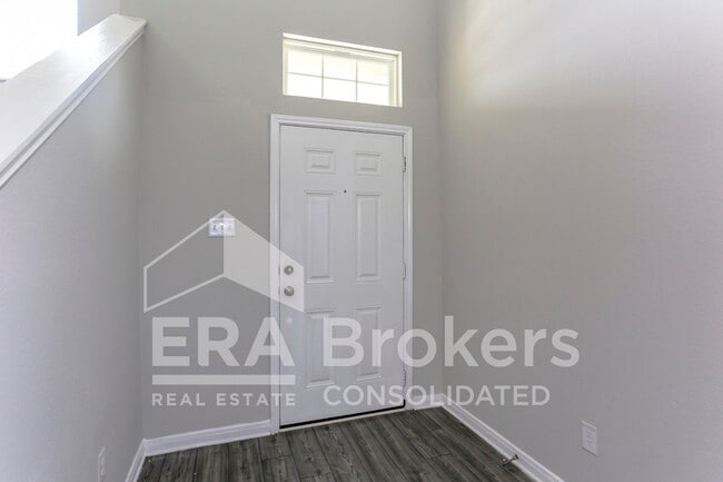 Photo - 909 Clanton Cove