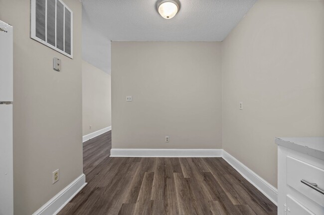 Photo - Cozy 2 Bed Duplex in the Heart of Lillington