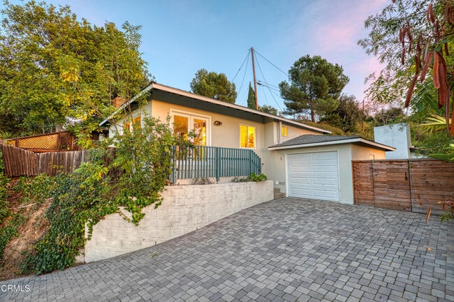 Building Photo - 1850 Kaweah Dr Rental
