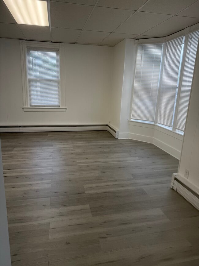 Photo - 955 Manton Ave Unidad 2nd Floor