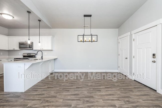 Photo - 654 N Emery Ave