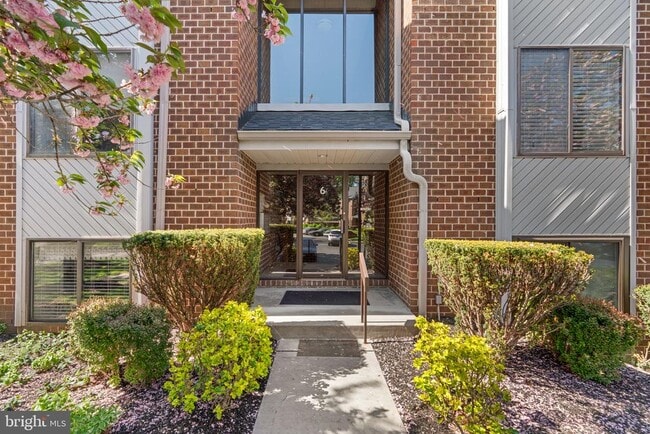 Photo - 6 Mullingar Ct Unit 202