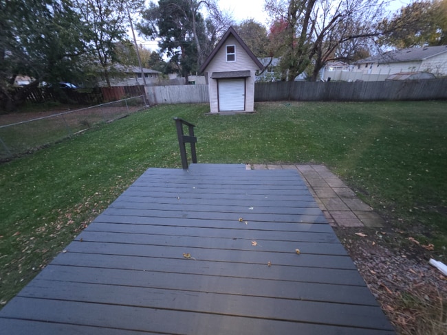 Photo - 5336 Russell Ave N