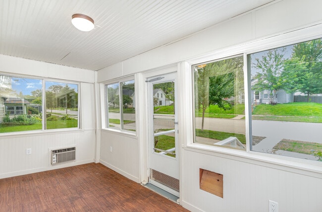 Photo - 1405 S Park St