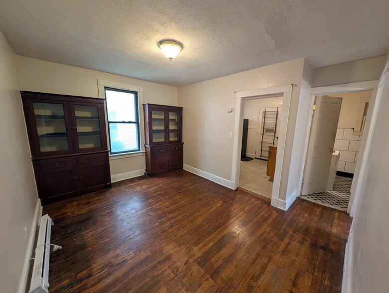 14 Crocker Ave