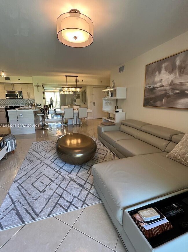 19901 E Country Club Dr Unit 2505